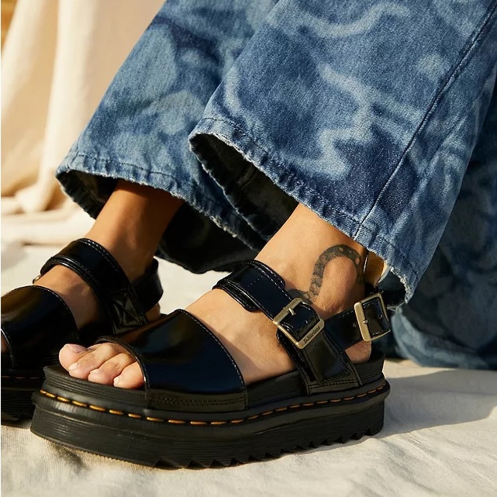 VEGAN VOSS DOC MARTEN SANDALS